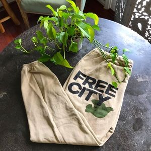 FREECITY Superluff Lux Standard-Fit Sweatpants